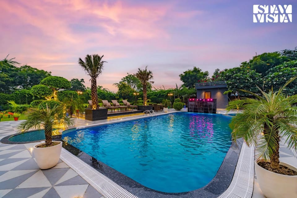 Swimming pool, Swimming pool
