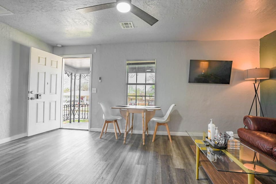 1BR Apt 7 mins Integris Monthly 15 Off #20A House in Oklahoma City