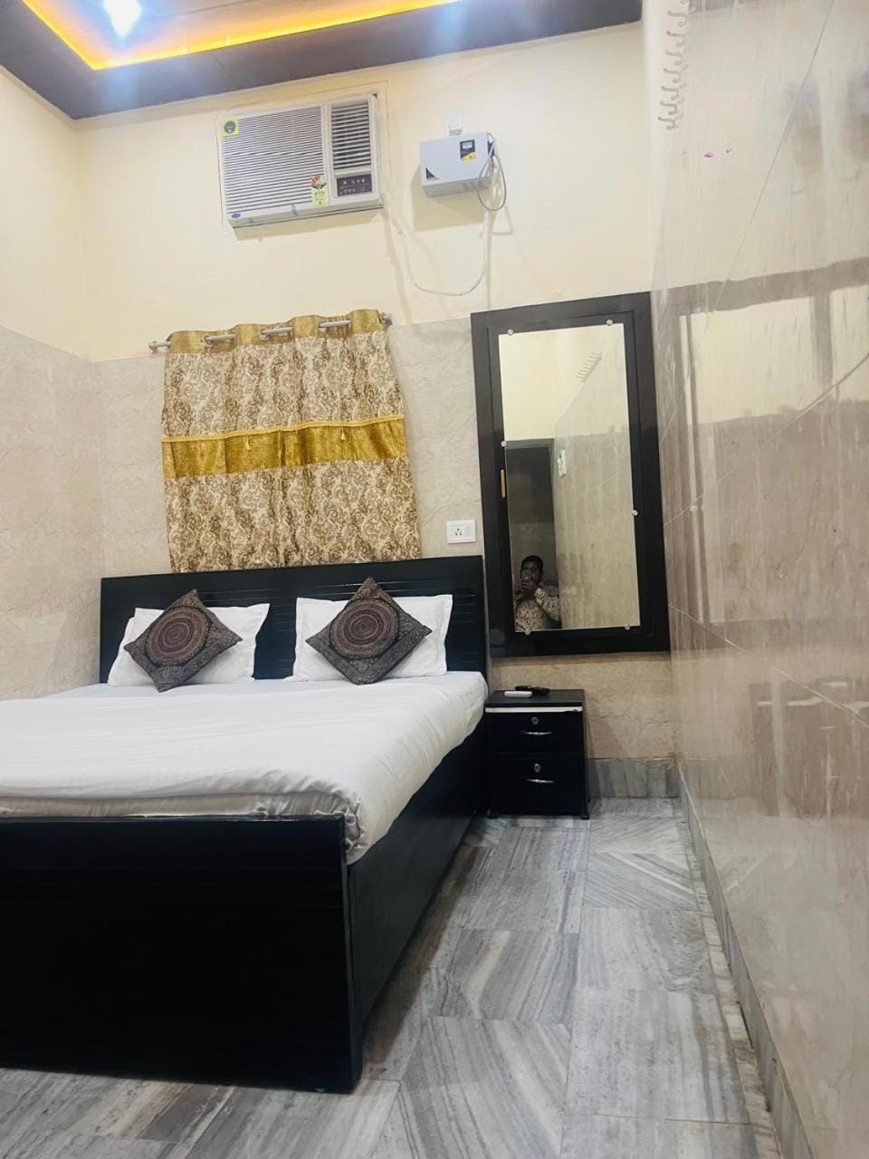 Saroja paying guest house Bed and Breakfast in Varanasi