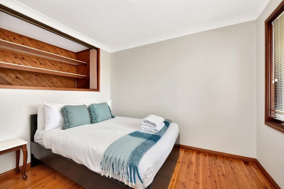 NEW PropertyBreezy Bayside Haven at Brightwaters House in Lake Macquarie