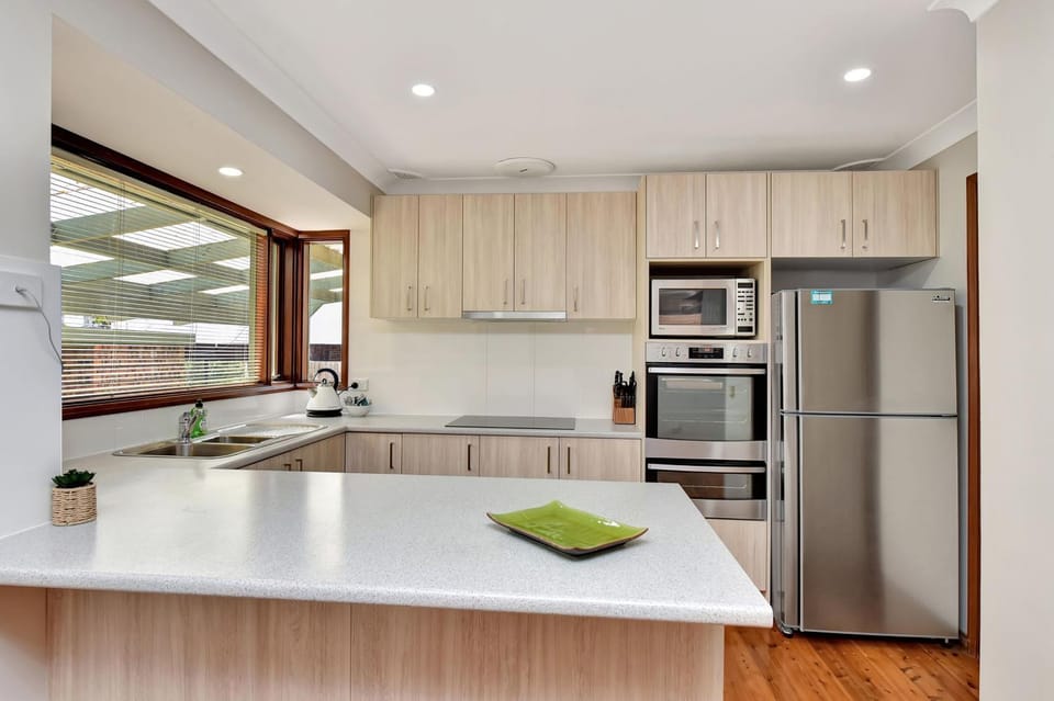 NEW PropertyBreezy Bayside Haven at Brightwaters House in Lake Macquarie
