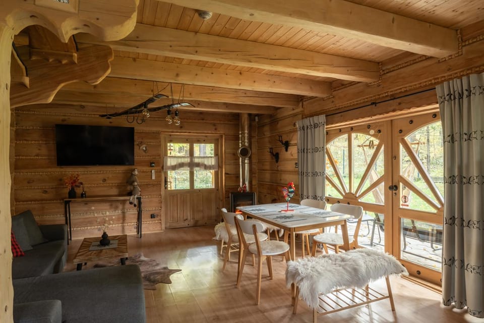 Domek z prywatnym jacuzzi i ogrodem w lesie - Chata pod Nosalem Zakopane Chalet in Zakopane
