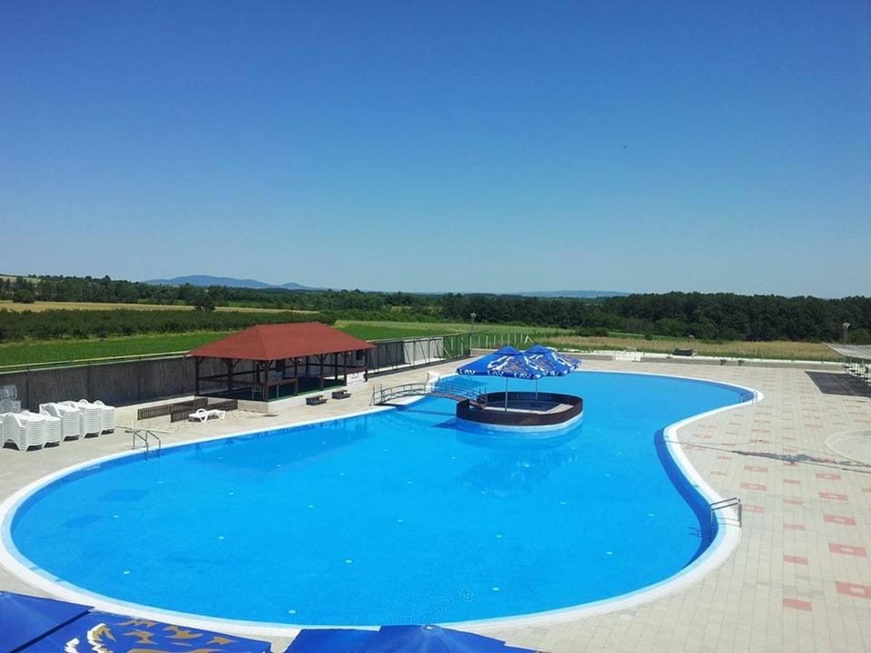 Bazeni Baikal Bed and Breakfast in Serbia