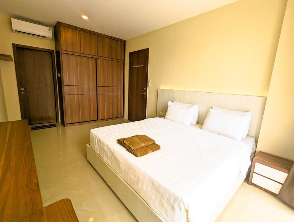 Bed, Bedroom, air conditioner