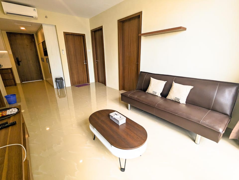 Living room, Seating area, air conditioner