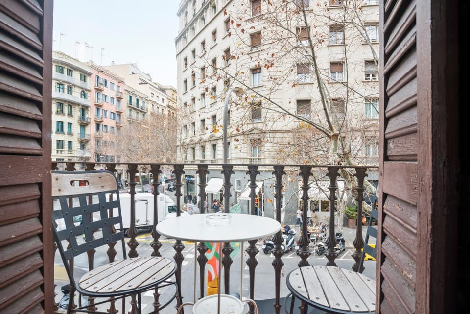 Barcelona Eixample Apartment in Barcelona