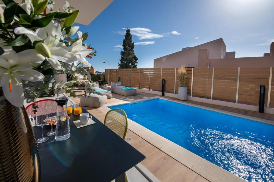 Day, Balcony/Terrace, Pool view, Swimming pool, Swimming pool, sunbed