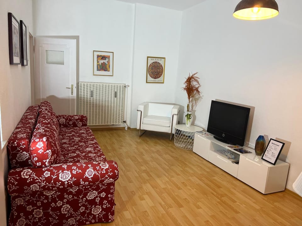 TV and multimedia, Photo of the whole room, hair dresser