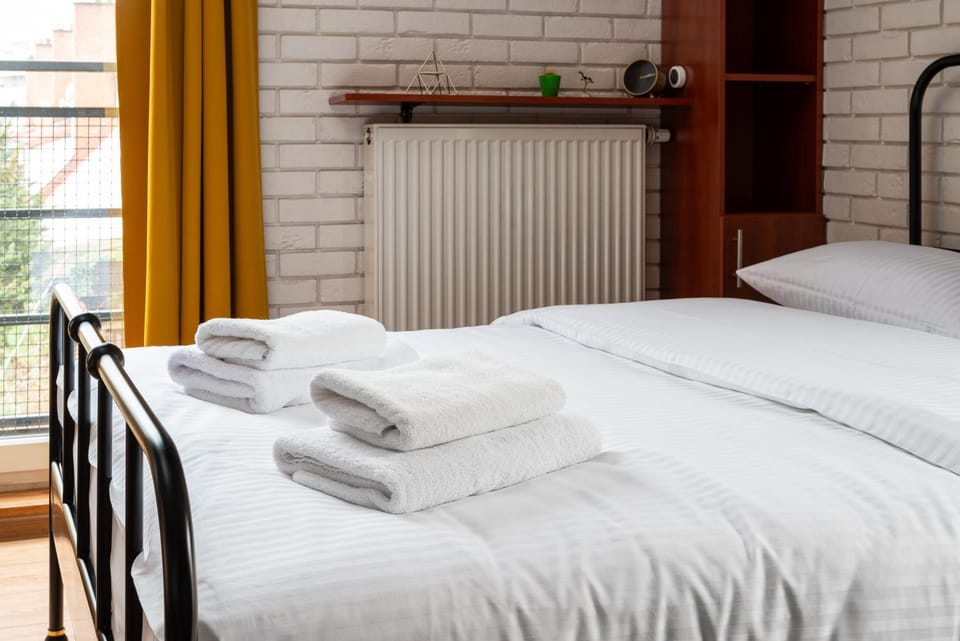 Bed, Photo of the whole room, Bedroom, internet, towels