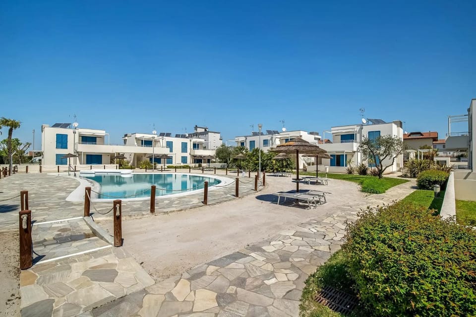 Property building, Swimming pool