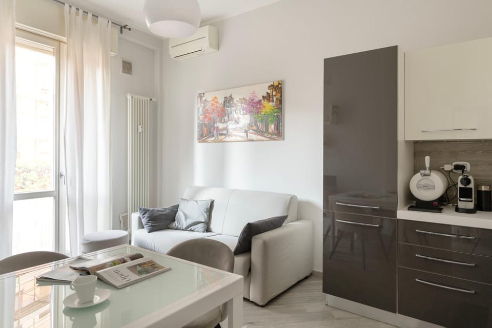 Living room, Dining area, air conditioner