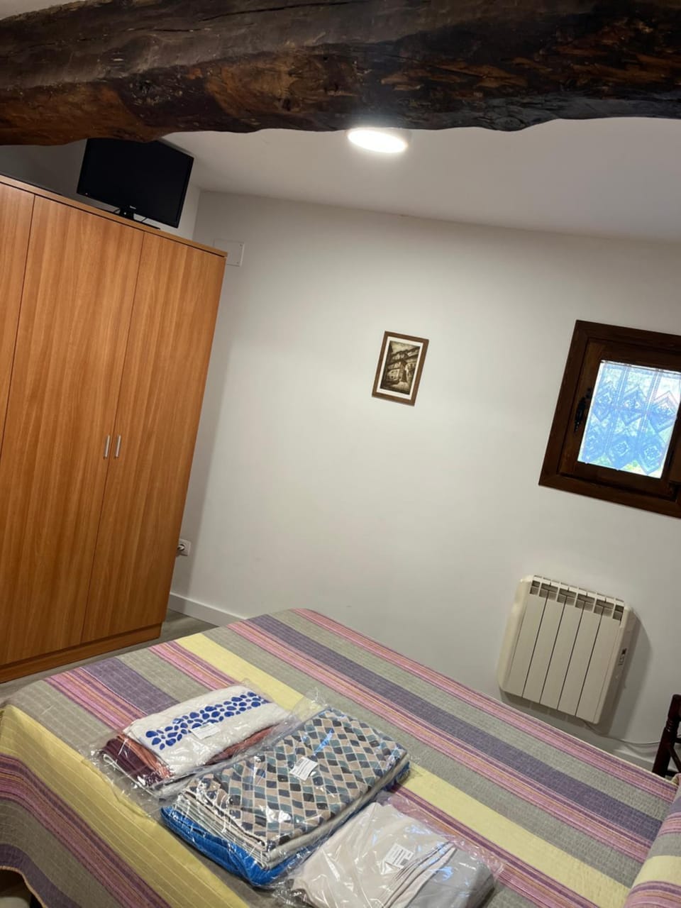 Photo of the whole room, wardrobe