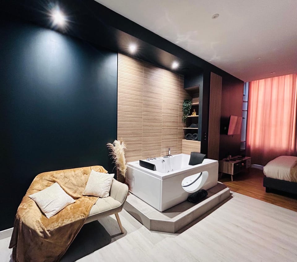 TV and multimedia, Spa and wellness centre/facilities, Seating area, Bedroom, Open Air Bath, Bath