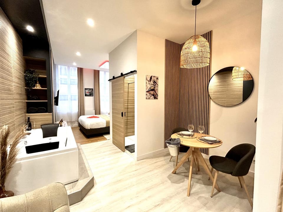 Bed, Hot Tub, Bathroom, Spa and wellness centre/facilities, Bedroom, Dinner, wedding