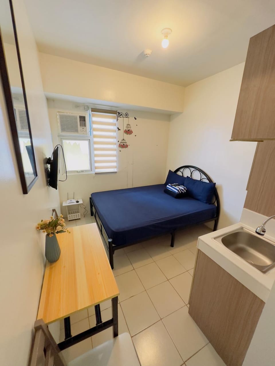 Kitchen or kitchenette, Photo of the whole room, Dining area, Bedroom