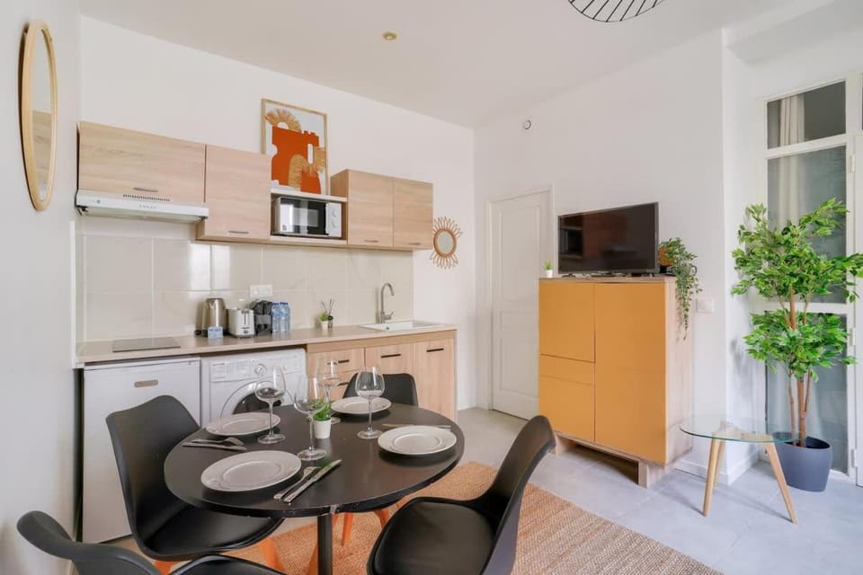 2 bedrooms apartment in the 15th district Apartment in Paris