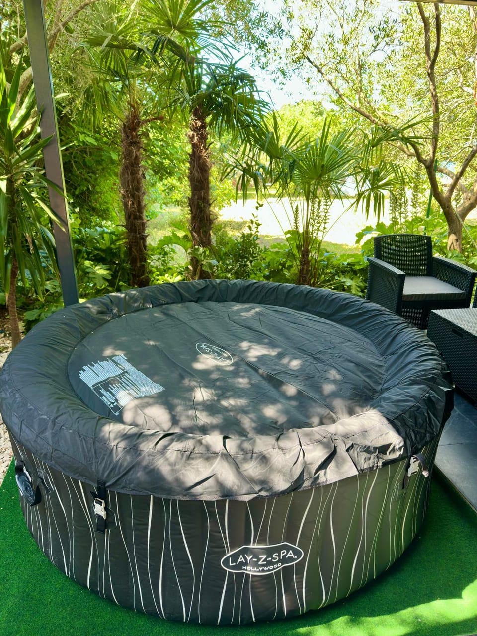 Day, Natural landscape, Hot Tub, Hot Tub, Garden view, Swimming pool
