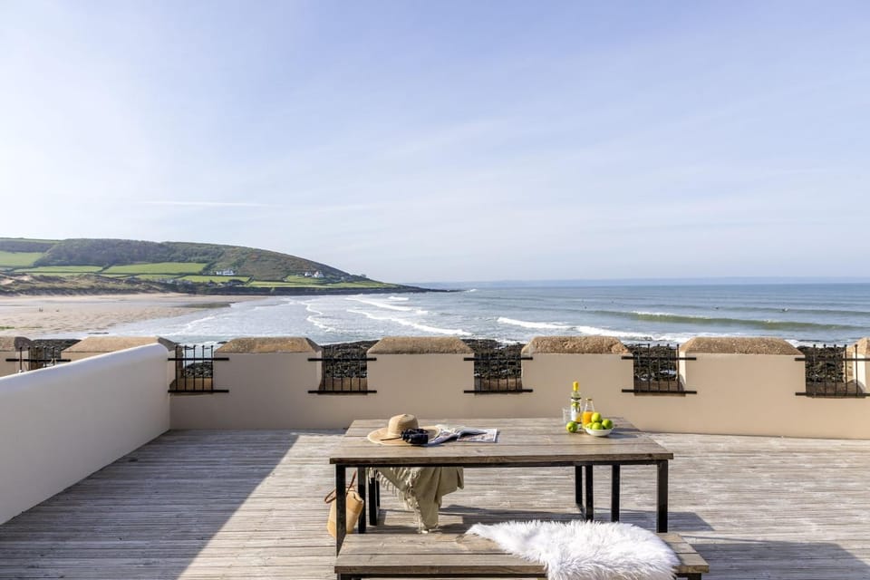 Patio, Day, Natural landscape, View (from property/room), Dining area, Beach, Sea view