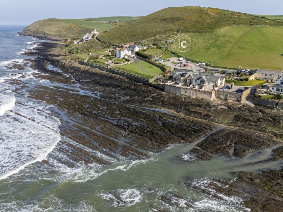 Property building, Natural landscape, Bird's eye view