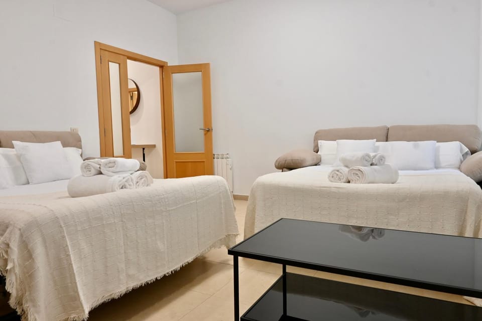 For You Rentals Acogedor Apartamento TEMPORAL de 1 Dormitorio y Salón, a Pasos de Gran Vía DIN133D Apartment in Centro