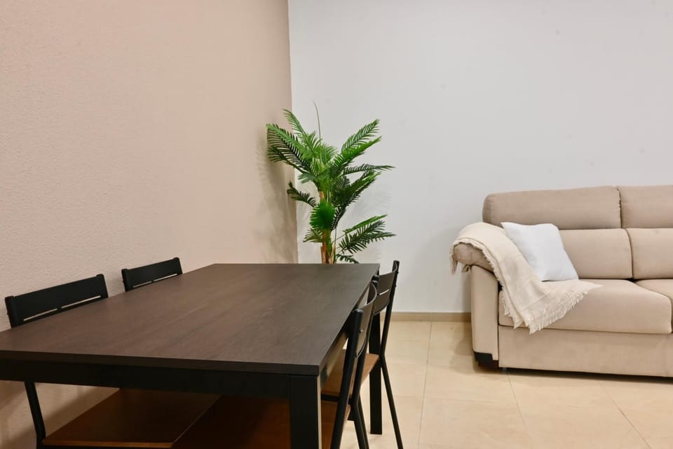 For You Rentals Acogedor Apartamento TEMPORAL de 1 Dormitorio y Salón, a Pasos de Gran Vía DIN133D Apartment in Centro