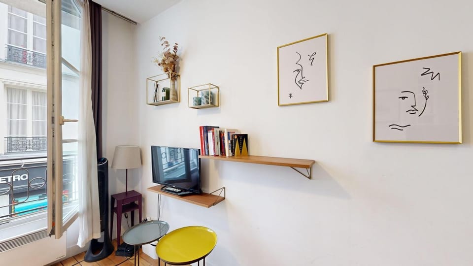 TV and multimedia, Decorative detail