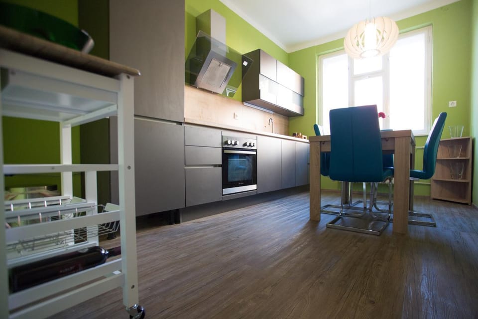 Kitchen or kitchenette, Seating area, Dining area, dishwasher, minibar, pet friendly