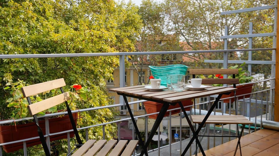 Patio, Day, Balcony/Terrace