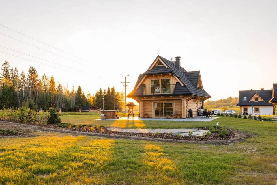 Property building, Natural landscape, Sunset, Quiet street view