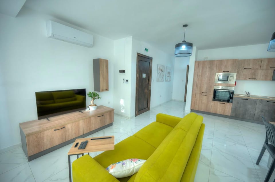 Spacious and cozy 1 bedroom near seafront PCAL1-1 Apartment in Sliema