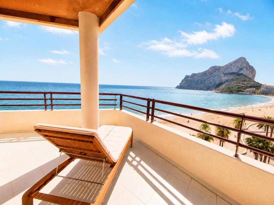 Mountain view, Sea view