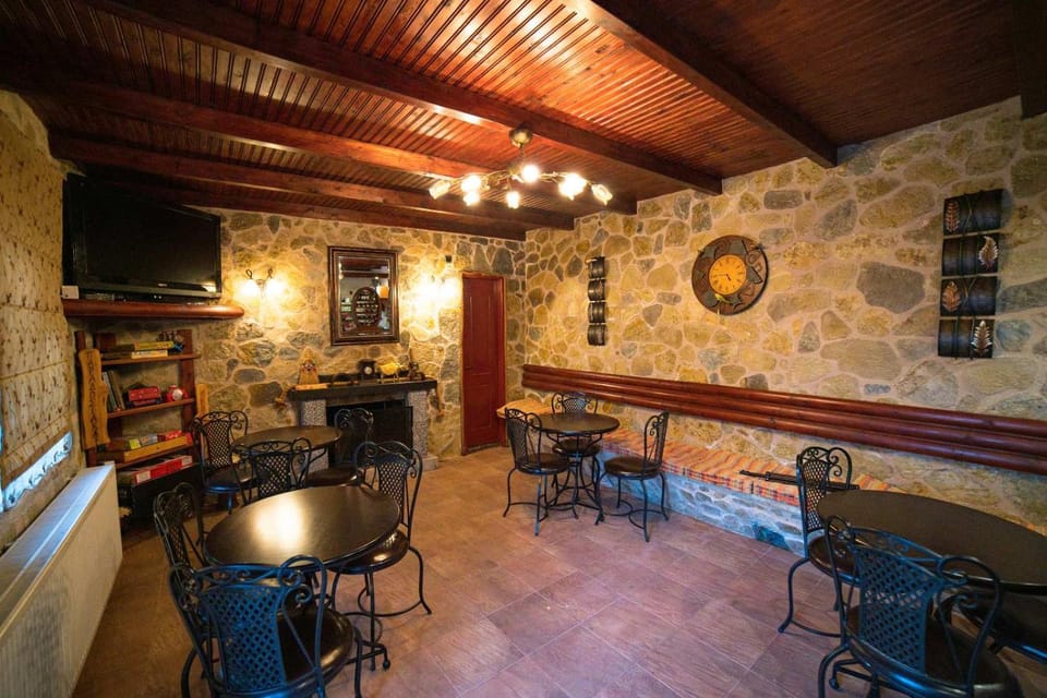 Communal lounge/ TV room, TV and multimedia, Lounge or bar, Internal: Not applicable to any particular room