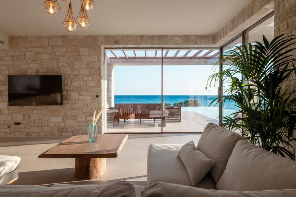TV and multimedia, Living room, Seating area, Sea view