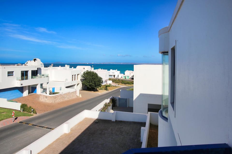 Property building, Natural landscape, View (from property/room), Balcony/Terrace, Sea view
