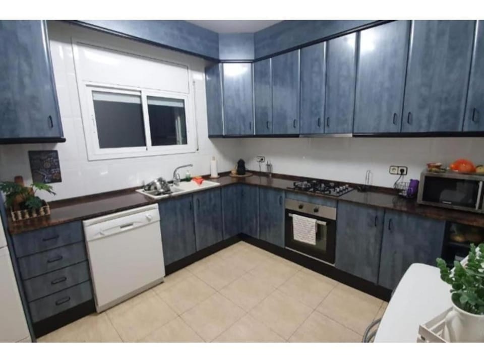 Kitchen or kitchenette, Living room