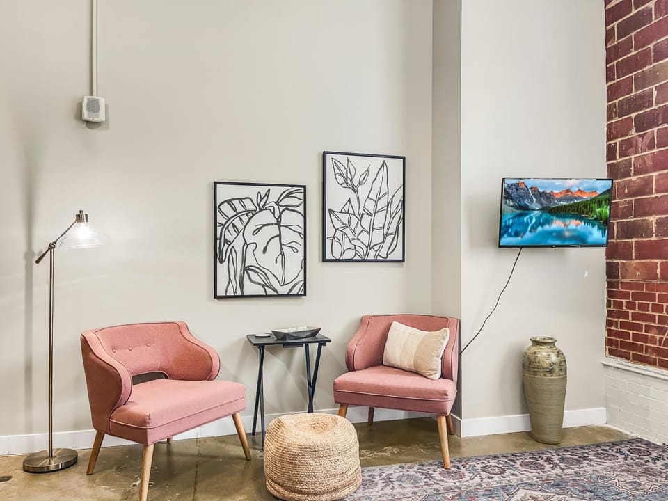 Stunning Downtown Studio with Rooftop Patio Apartment in Des Moines