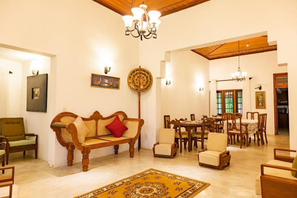 Living room, Seating area