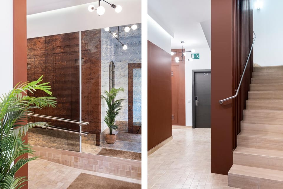 Lobby or reception, elevator