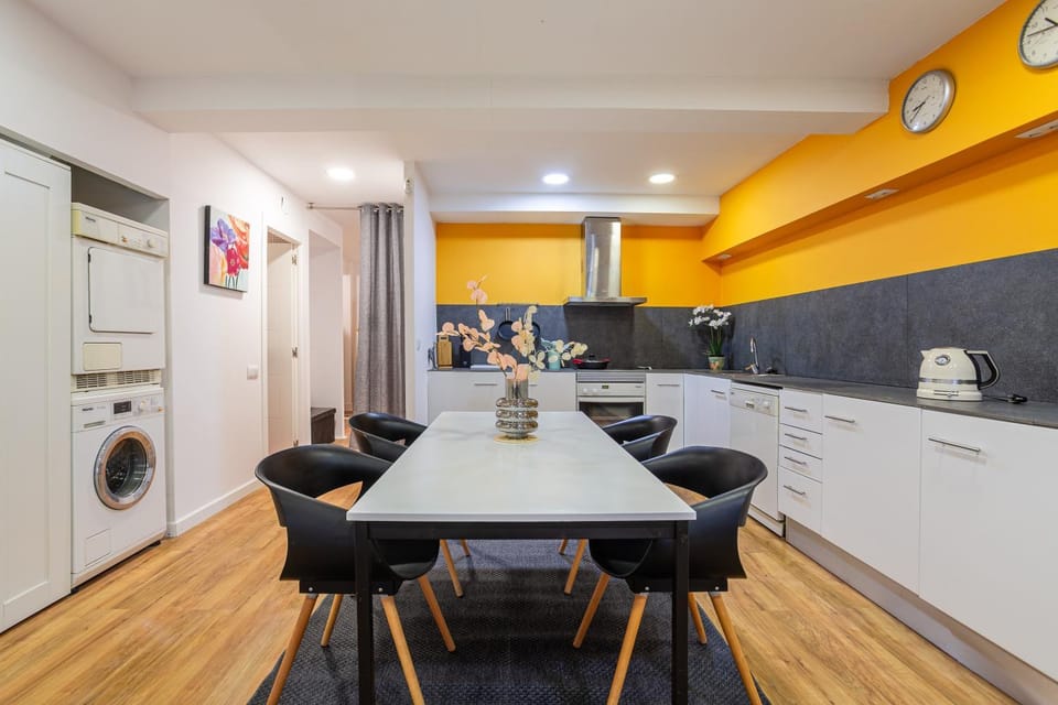 Property building, Kitchen or kitchenette, Living room