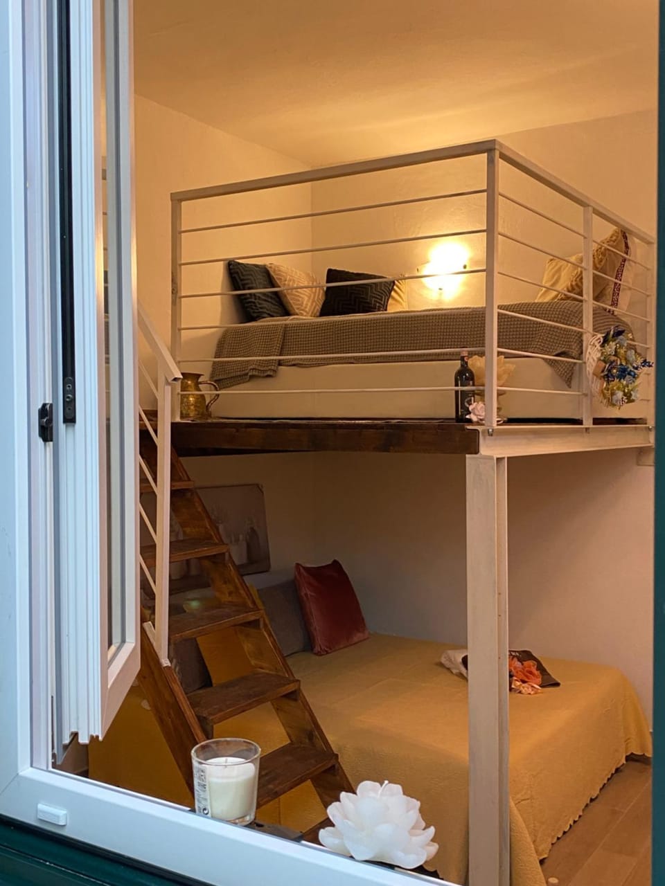 Bed, Living room, Photo of the whole room, Bedroom, bunk bed