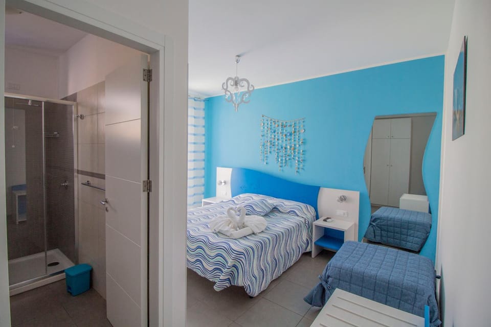 Bed, Bathroom, Photo of the whole room, Bedroom