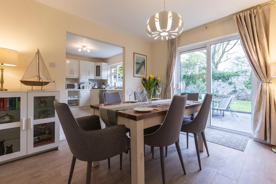 Patio, Dining area, kitchen