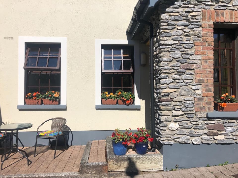 Property building, Patio, Day