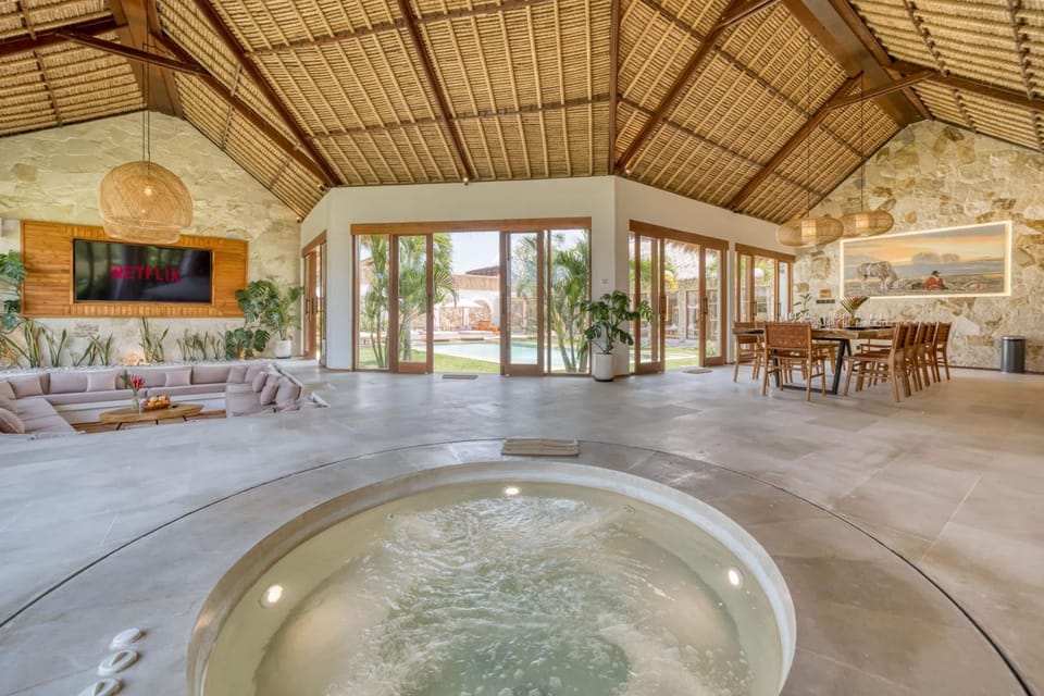 Villa El Gaucho: Brand New 9BDR Prime Location Villa in Kuta