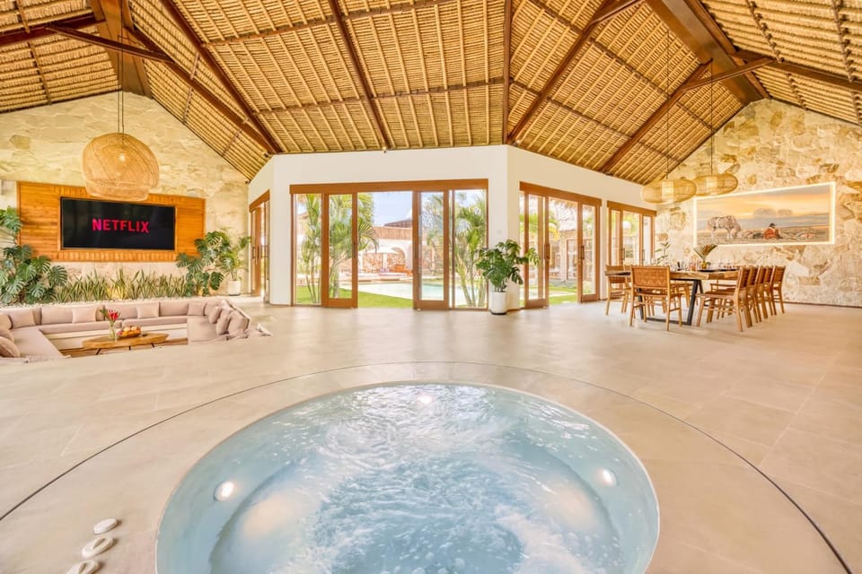 Villa El Gaucho: Brand New 9BDR Prime Location Villa in Kuta