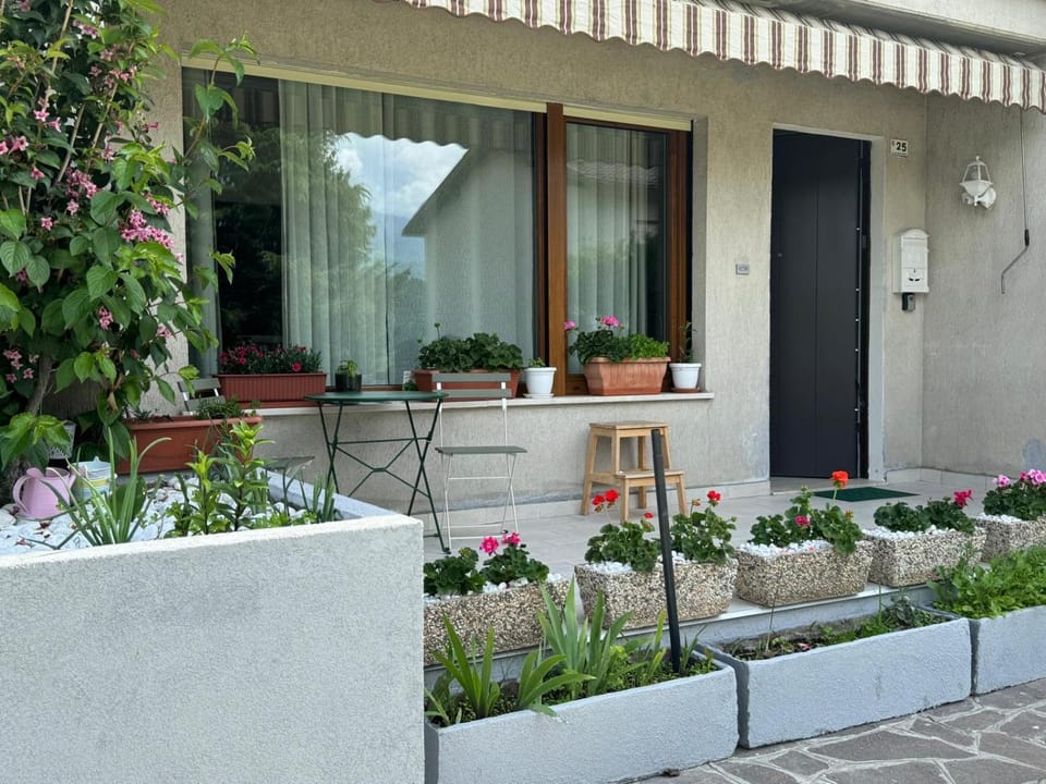 Property building, Spring, Garden, Balcony/Terrace, Garden view