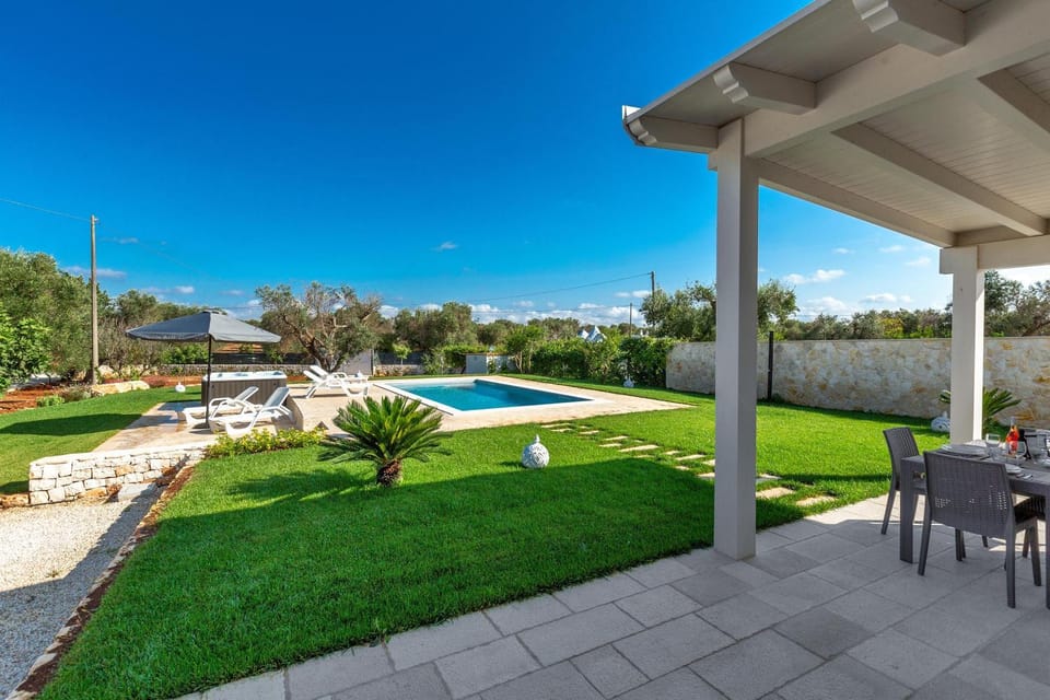 Garden, Dining area, Swimming pool, sunbed