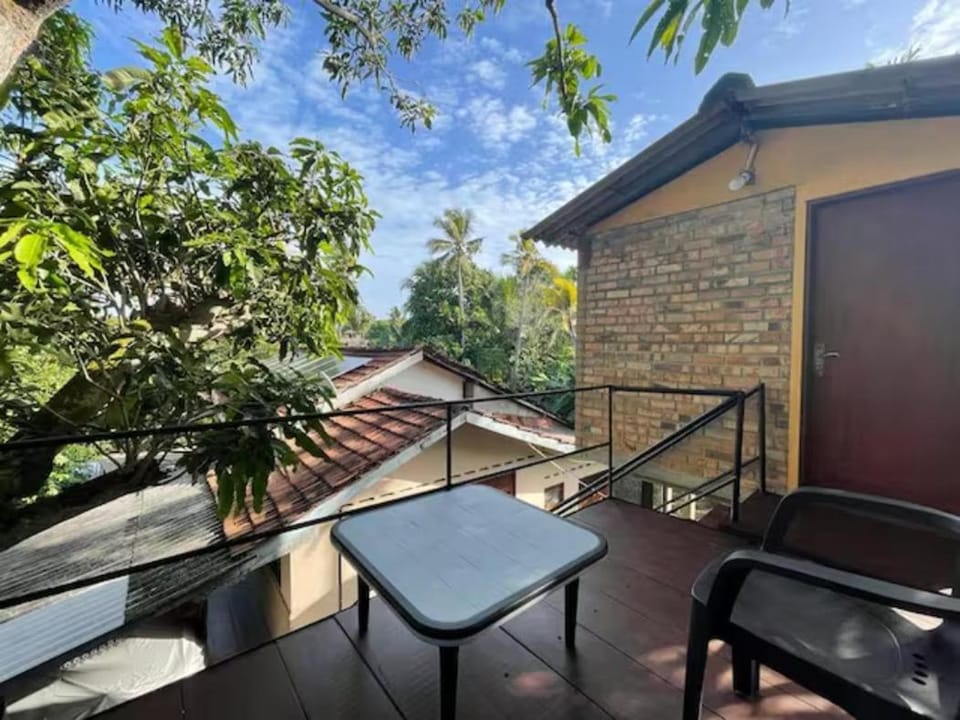 Property building, Day, View (from property/room), Balcony/Terrace