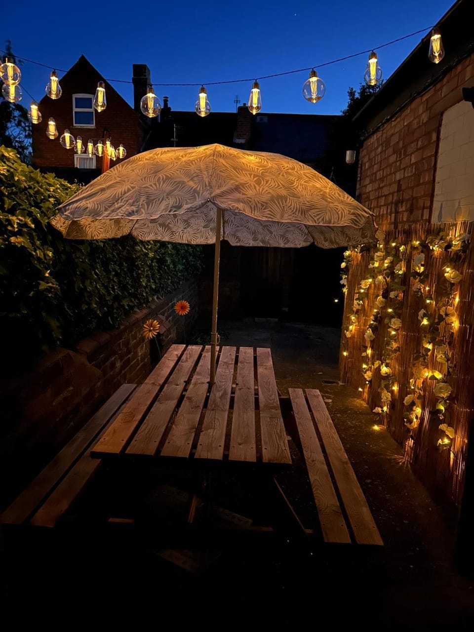 Book your stay near Bailgate the heart of Lincoln! Short let & longer bookings welcome, weekly and monthly offers House in Lincoln