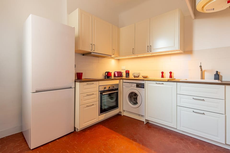 dishwasher, pet friendly, stove, washing machine, dryer